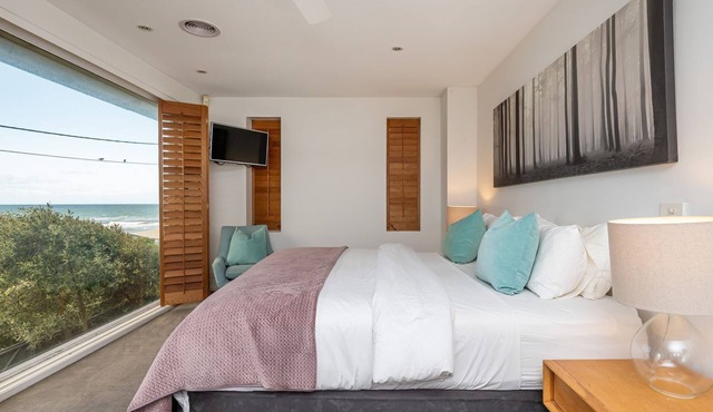 Anchor Beachfront | Pet Friendly on the Beach in Frankston