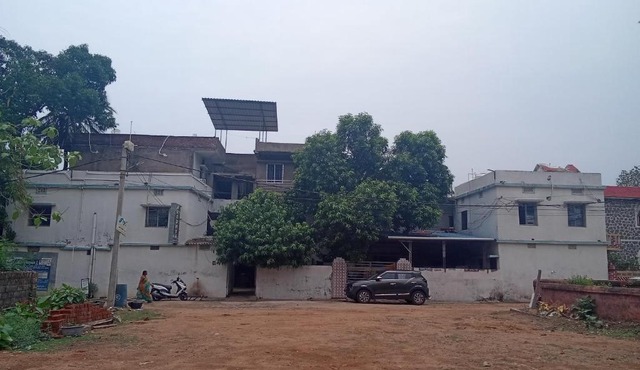 Aradhya Guest House in Balāngīr