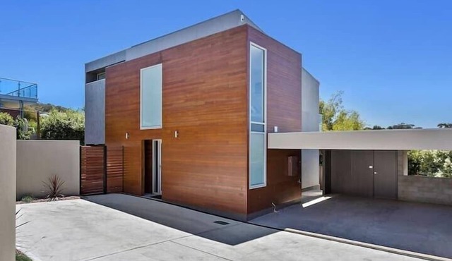 Architect Designed Coastal Retreat with Views. in Blackmans Bay