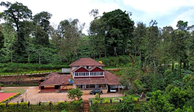 Balekhan Homestay - Heritage & Mountain View