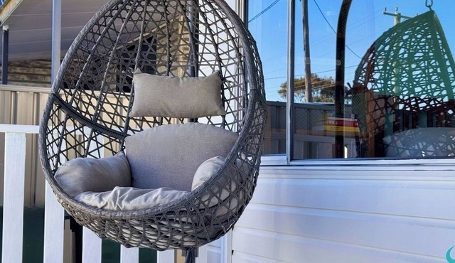 Barefoot At Blacksmiths - 4 Bedrooms + Playroom with sofa bed, Walk to Beach in Blacksmiths