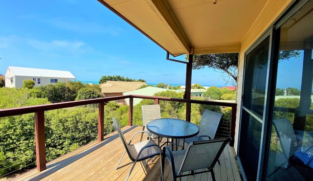 Bashams Beach House 7 Sun Crt Middleton in Middleton