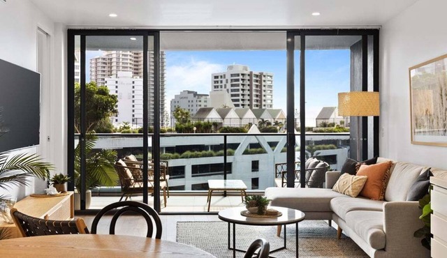 Beach, Dining & Style | Broadbeach in Gold Coast