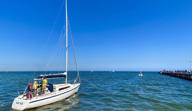 Beach Rd | Kids & Pet Friendly | Free Parking in Mordialloc