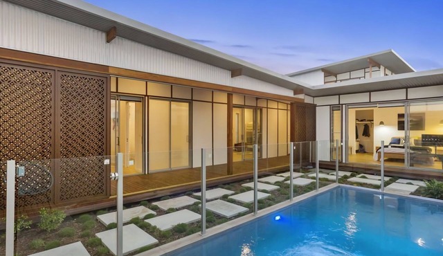 Beachfront Eclipse with Pool in CASUARINA