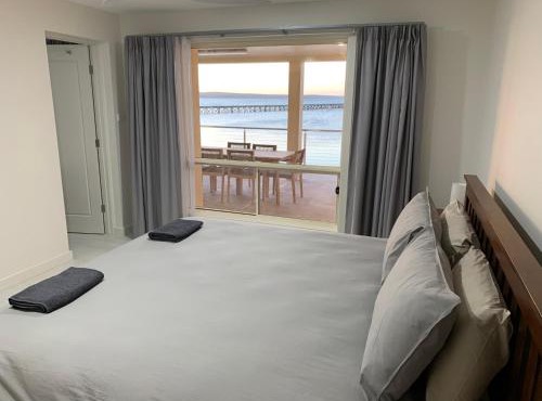 Beachside & Jetty View 1 - Admirals Apartment in Streaky Bay