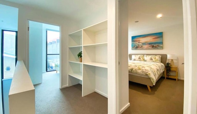 Beautiful 2BR Apt at Adelaide CBD with Pool-Gym-BBQ in Adelaide