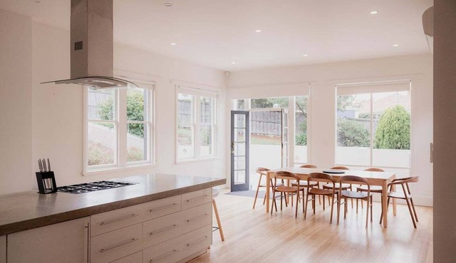 Bellerive Bluff House | Spacious family home in Clarence City