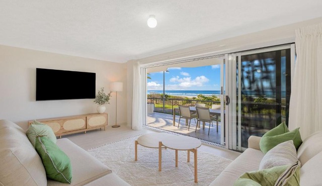 Bilinga Beach Living in Gold Coast