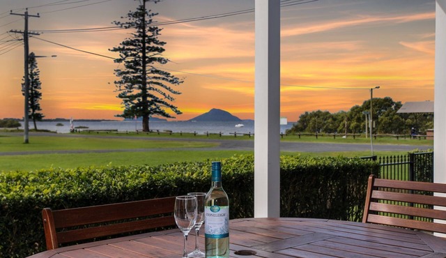 Black Possum Cottage - Views of the Bay in Pindimar