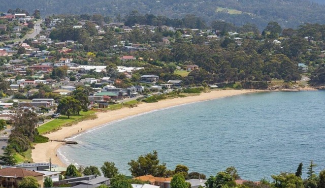 Blackmans Bay Beautiful Ocean Views in Blackmans Bay