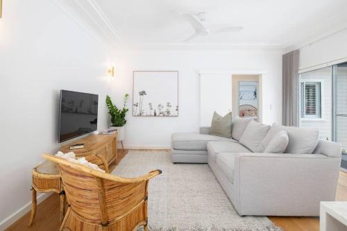Blissful Merewether Beach Cottage - A Coastal Gem in Newcastle