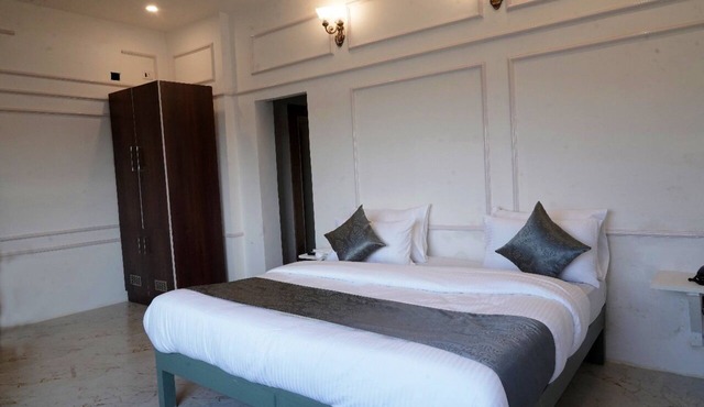 BLIZZ HOTELS & RESORTS in Palia Kalan