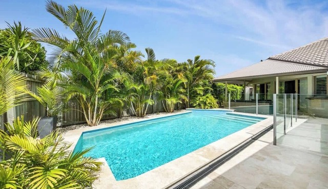 Bokarina Pool House: Relaxed Coastal Living in Mooloolaba Region