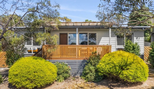 Boulevard Beach House 500m to Surf Beach Pet Friendly in Jan Juc