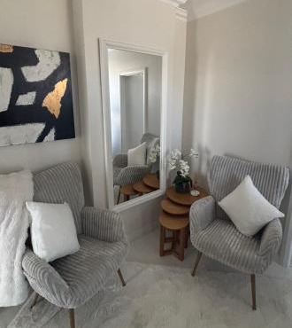 Boutique Coastal Retreat for Couples or Singles in Quinns Rocks