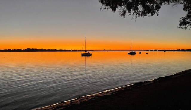 Bribie Island Beachside Luxury Holiday House w/Games Room, Pool Table, Aircon in Bellara