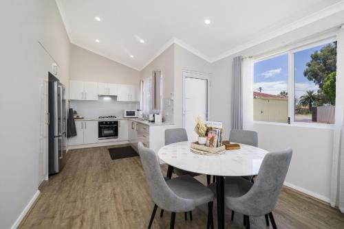 Bright and Spacious 2-Bed Thornlie Family Home in Perth