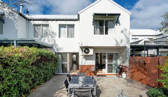 Broadwater Beach Villa | Pool, Spa & Tennis in Broadwater