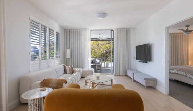 Bulimba Bliss | Elegant, Airy & Scenic Getaway in Bulimba