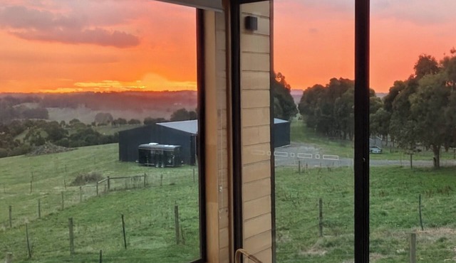 BURRA BRAE TINY HOME FARM STAY - CLYDESDALES & HIGHLANDS in Korumburra