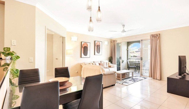 Cairns One Resort Style Living- Luxury Resort Apartment | 9 Pools | Near CBD & Esplanade in Westcourt