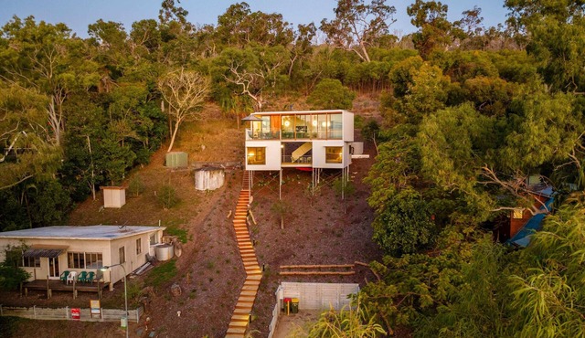 Cantilever House - Agnes Waters in Seventeen Seventy