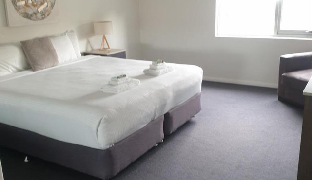 Carlton Suites in Goulburn