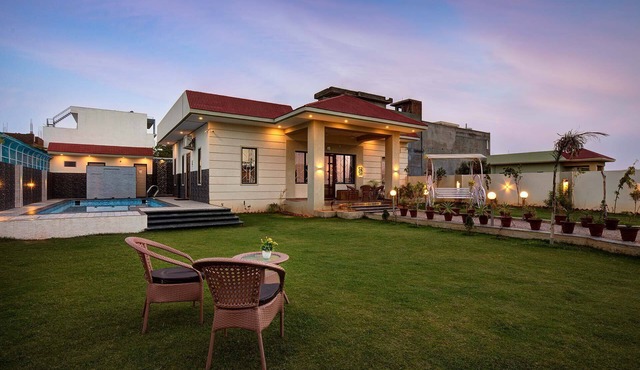 Casa De Fiesta Luxurious Farmhouse Villa in Jaipur