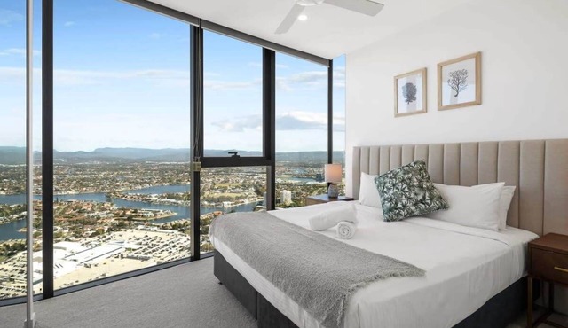 CASSA CASINO - Spectacular River & Hinterland Views 1 Bed Apt in Broadbeach in Broadbeach