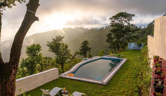 Cedar Haven - Nahan by VEO, StayVista - 5BHK Villa with Private Pool & BBQ in Nāhan