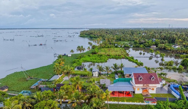 Celestiah Lakeshore Kochi by VOYE HOMES - Peaceful Backwater Stay in Kumbalangi