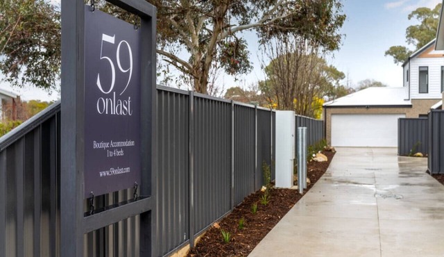 Central Studio in new townhouse! in Beechworth