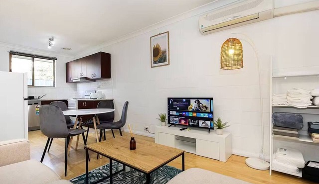 *Charming 2BR Retreat in Heart of Southern Bliss in South Albury