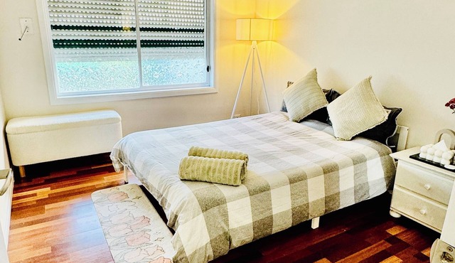 Charming bedroom in Saint Albans with WiFi Shared bathroom in Saint Albans