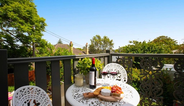 Charming Retreat in Exclusive Glebe Estate in Sydney