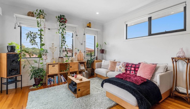 Charming Retro Townhouse in Vibrant Coburg in Coburg