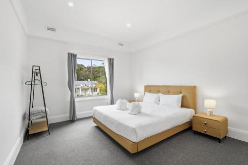 Charming Sandy Bay Stay in Sandy Bay