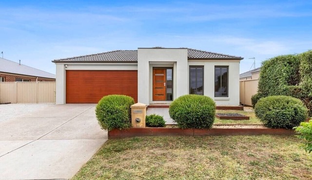 Chifley Place - Large Open Plan Living in Delacombe