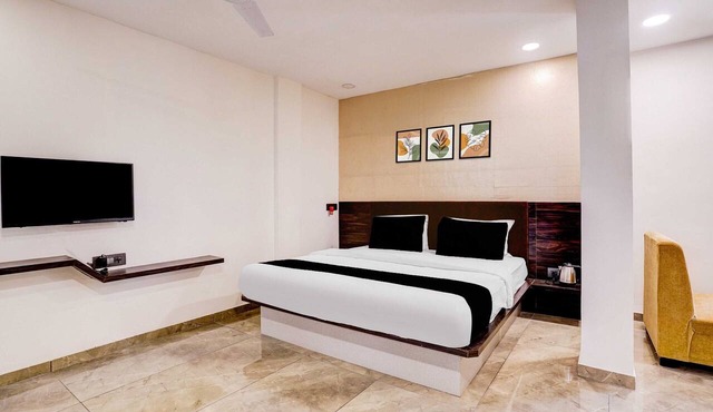Classic King Clubhouse Vytilla Kochi in Kanayannur