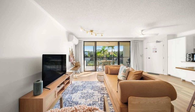 Coastal Drift - Beach Access, Pool, Spa, Gym in Marcoola