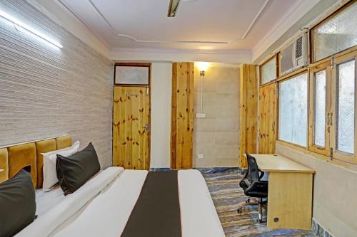 Collection O Aditya Inn Sector 66 Noida Near Adarsh Pariksha Kendra in Noida