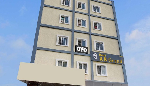 Collection O RB GRAND @ KOMPALLY