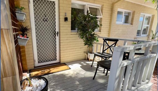 Come and experience a stay steeped in eclectic historic charm. in Albany