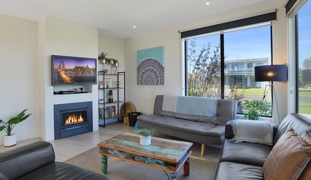 Comfort & elegance in a South Beach Retreat in PORT FAIRY