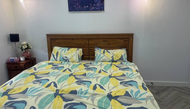 Comfortable Private Room close to sovereign hill in Golden Point