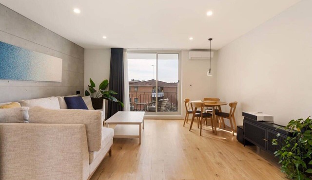 Coogee Beach Escape | Pool & Balcony in Randwick