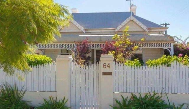 Cottage in Leederville close to shops and cafes in Leederville