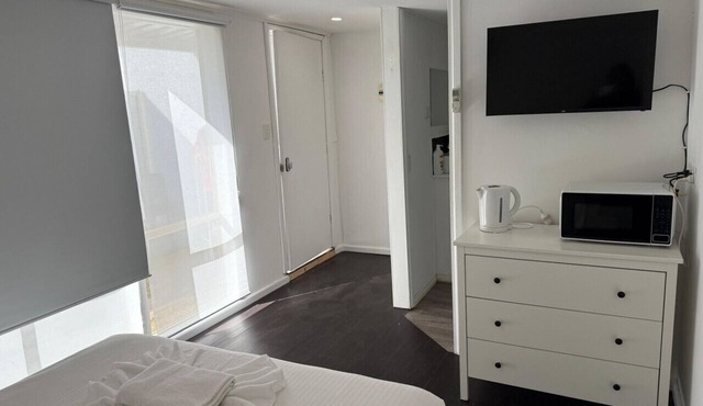 Cozy Budget Studio with AC and Private Bath in Werribee