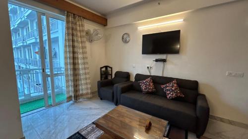 Cozy cube studio apartment